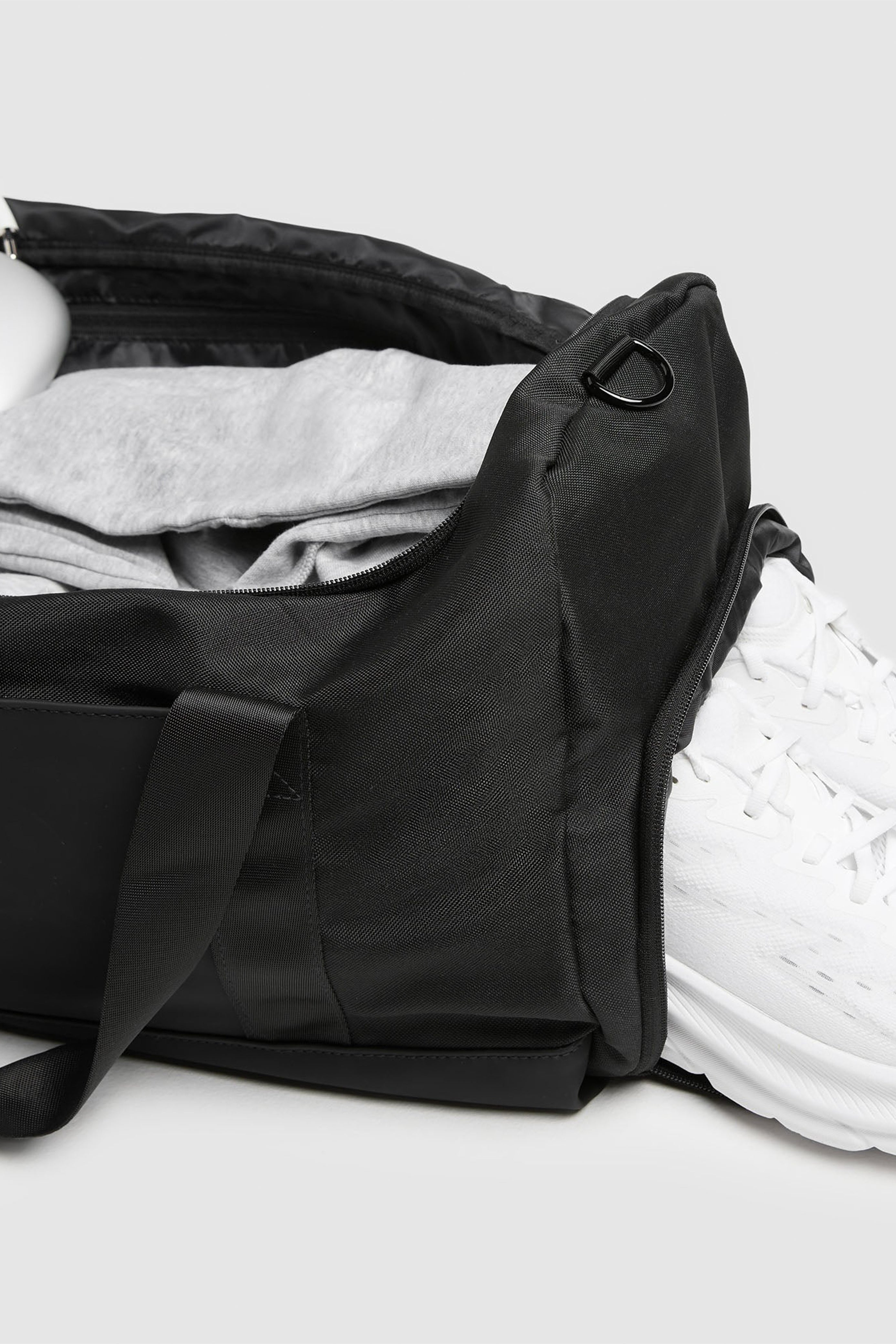 Splash Premium Duffle Bag 40L – Black