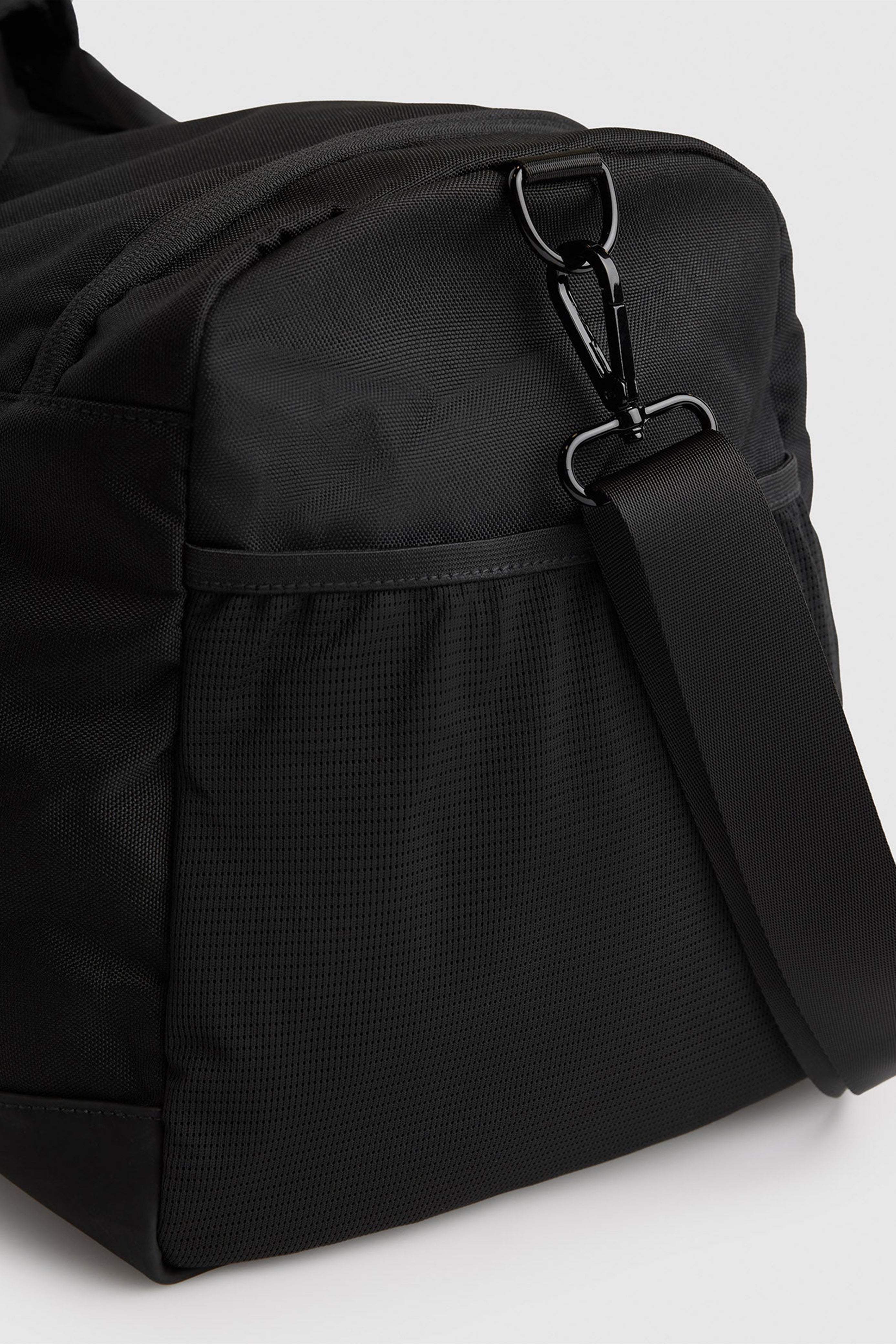 Splash Premium Duffle Bag 40L – Black