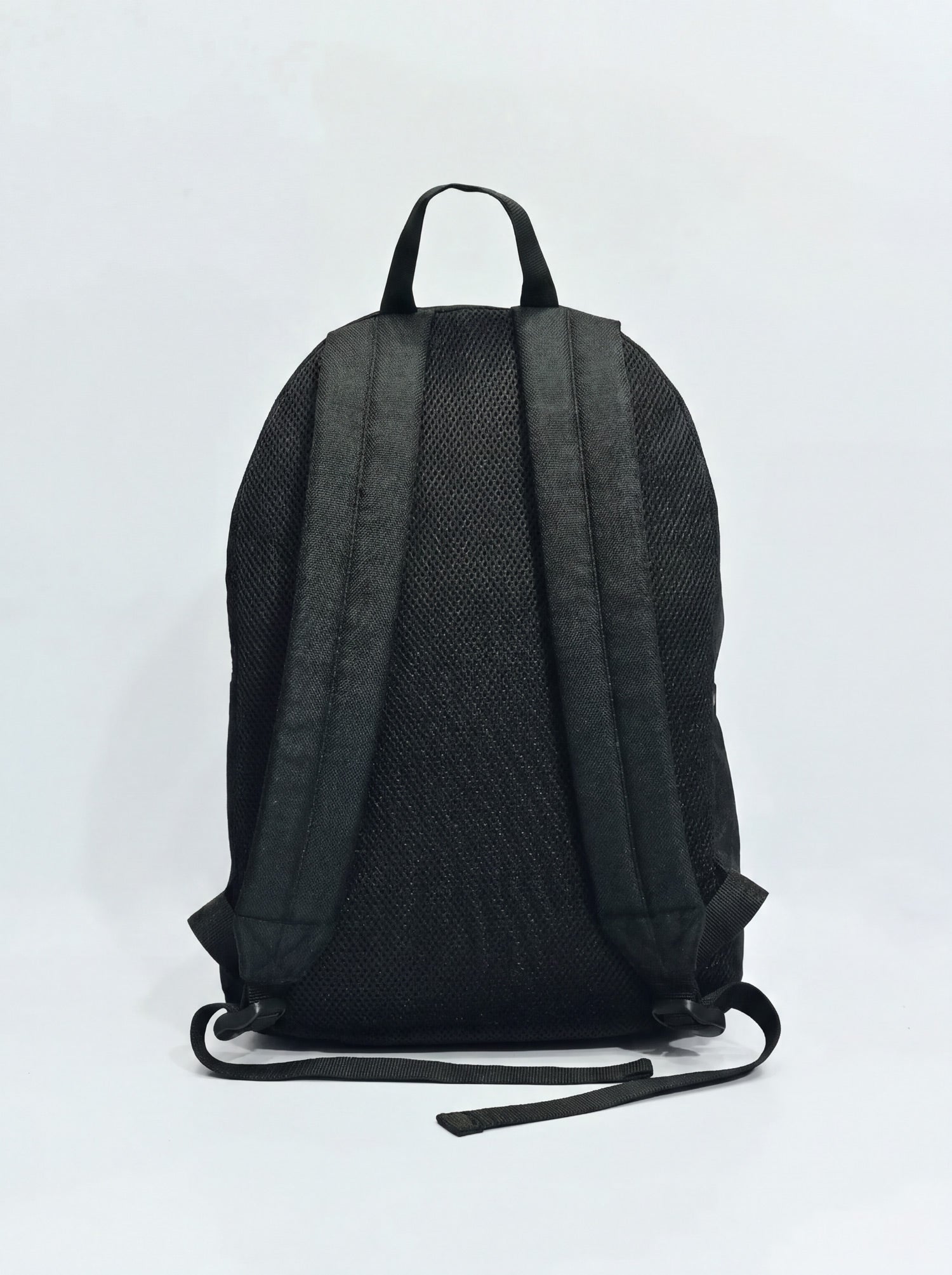 Splash30 Classic Backpack 30L Raven Black back view showing padded shoulder straps