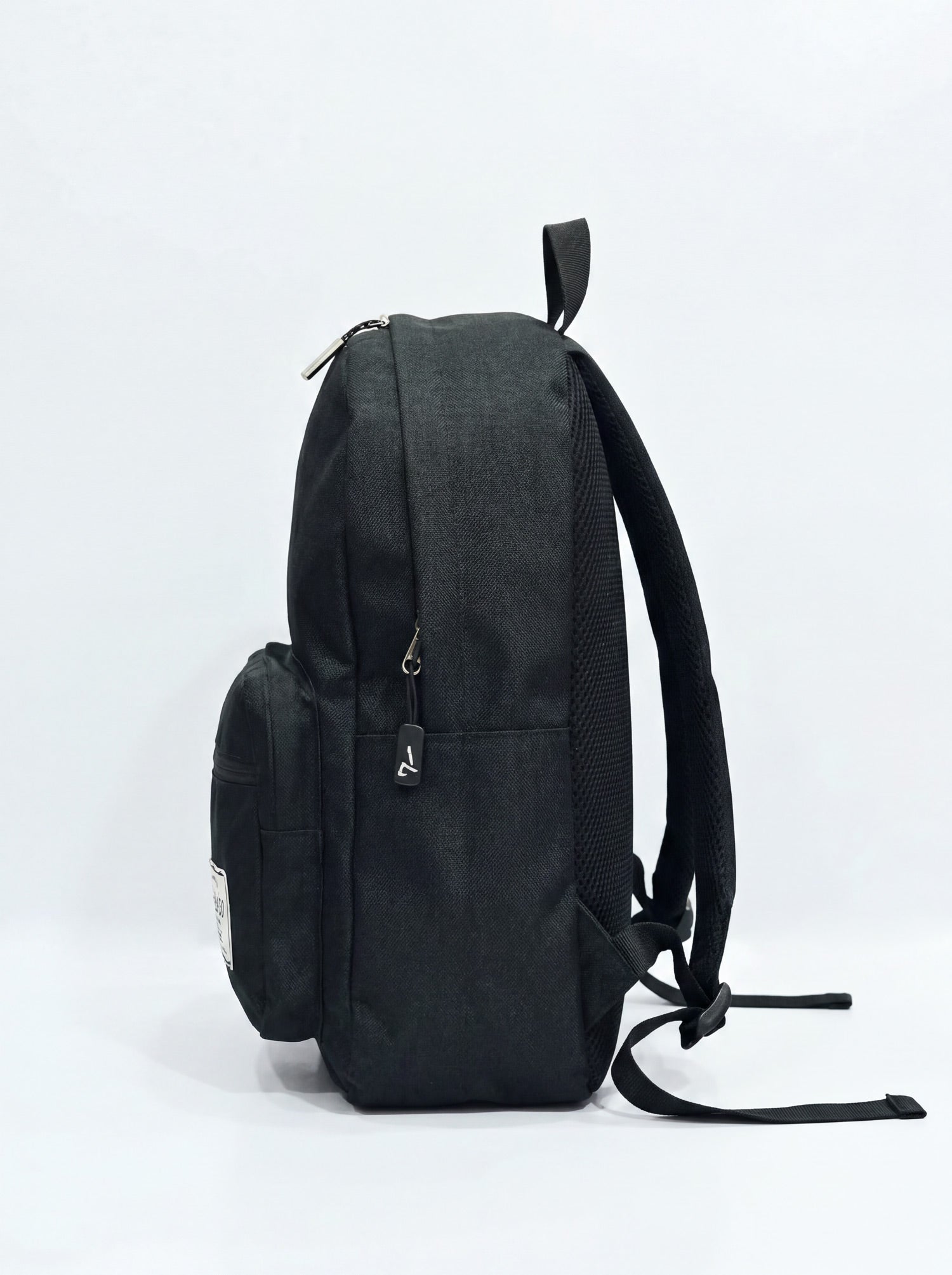 Splash30 Classic Backpack 30L Raven Black side view showing water bottle pocket