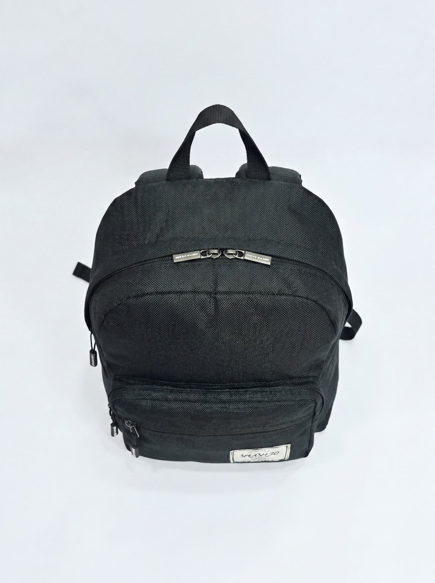 Splash30 Classic Backpack 30L Raven Black top view on white background