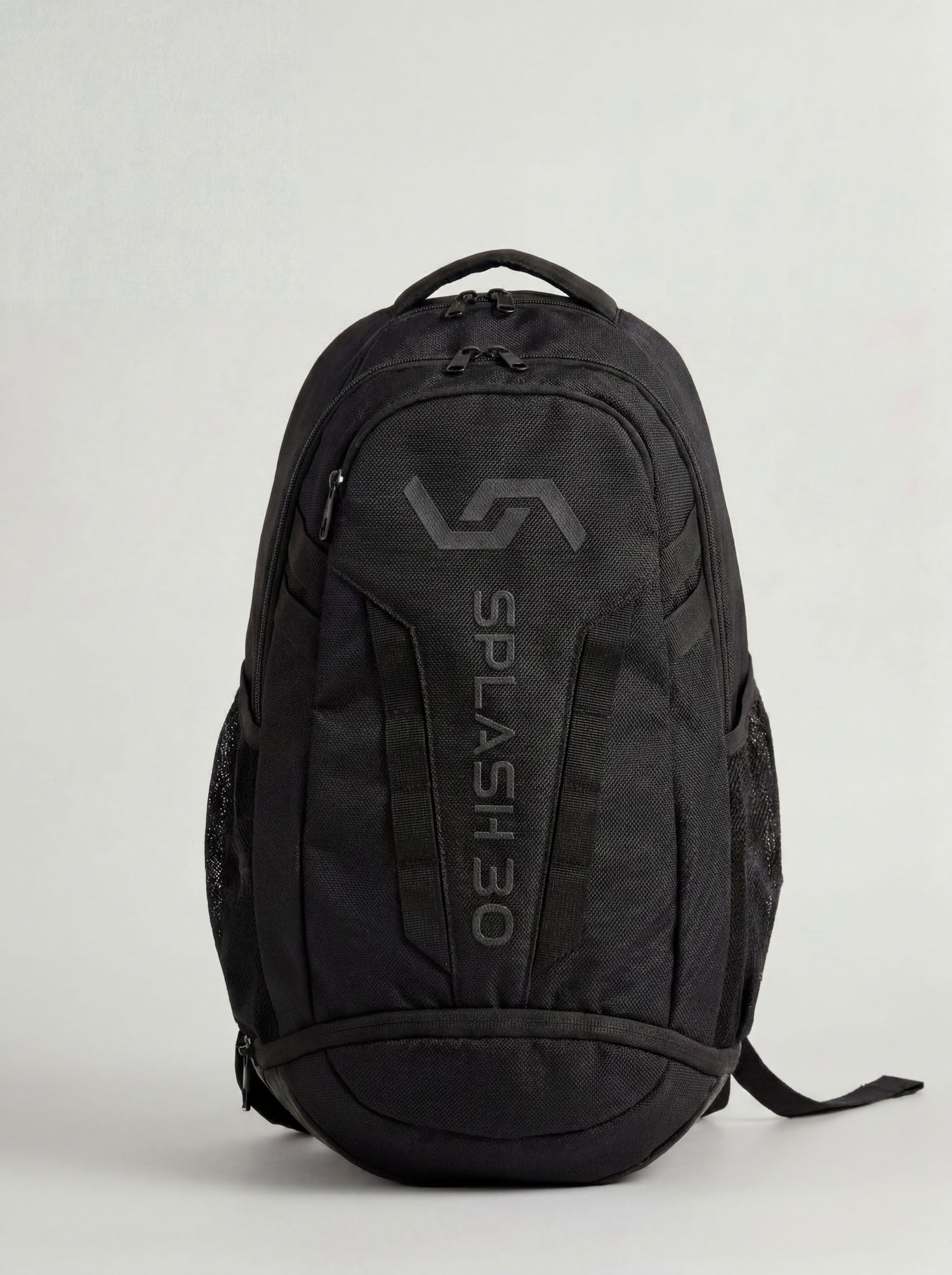 Splash 30 Everyday backpack 31L in black, front view showing zip compartments and embossed Splash logo