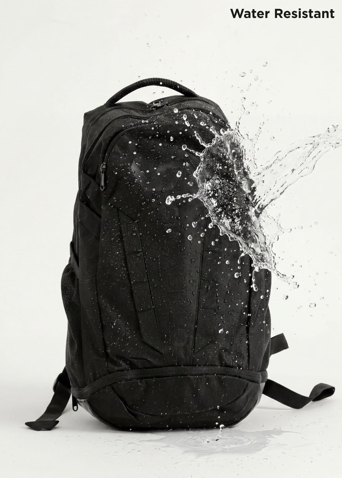 Splash 30 Everyday backpack 31L in black, front view showing zip compartments and embossed Splash logo