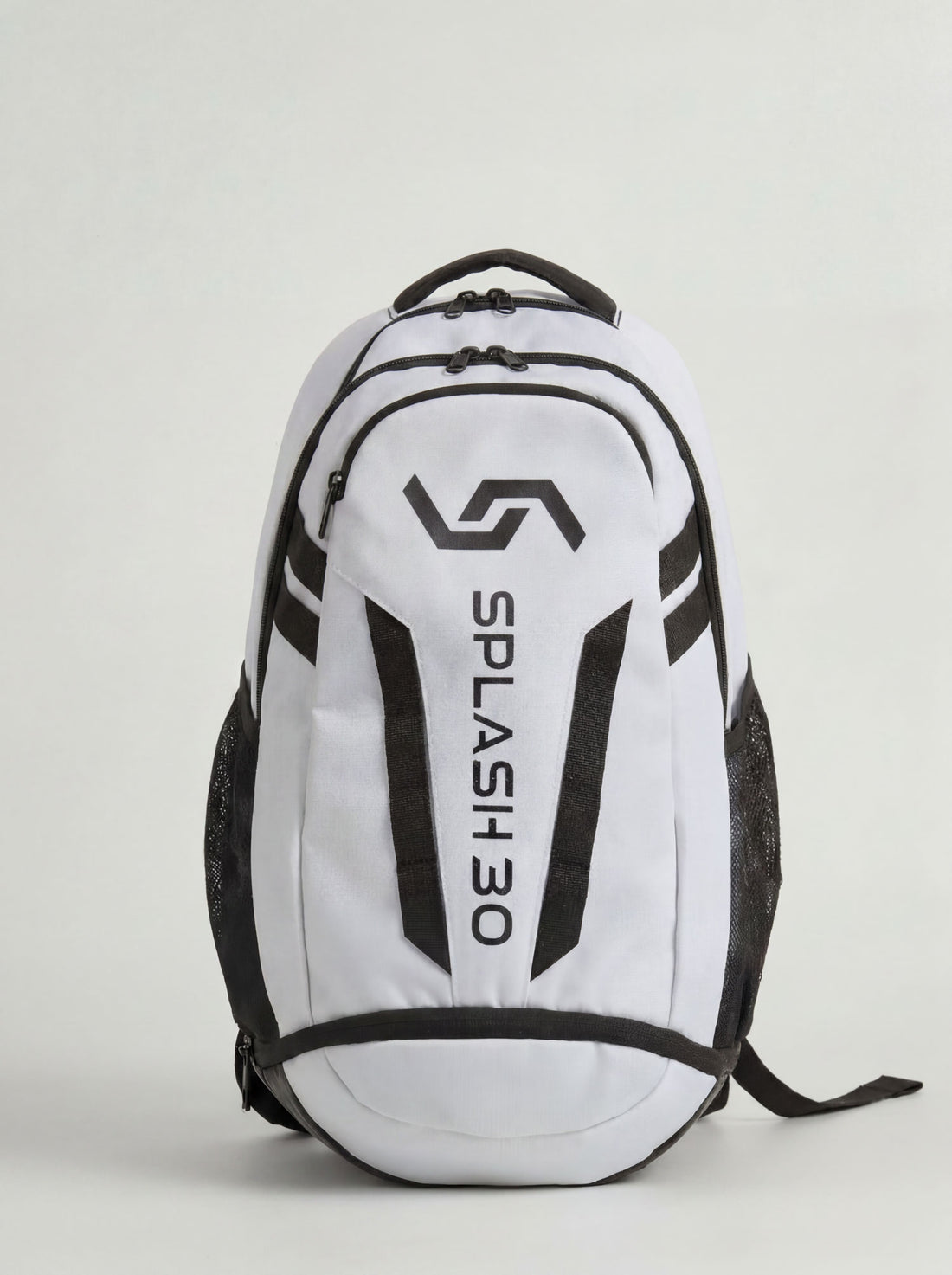  White Splash 30 Everyday backpack 31L, front view with multiple zip compartments